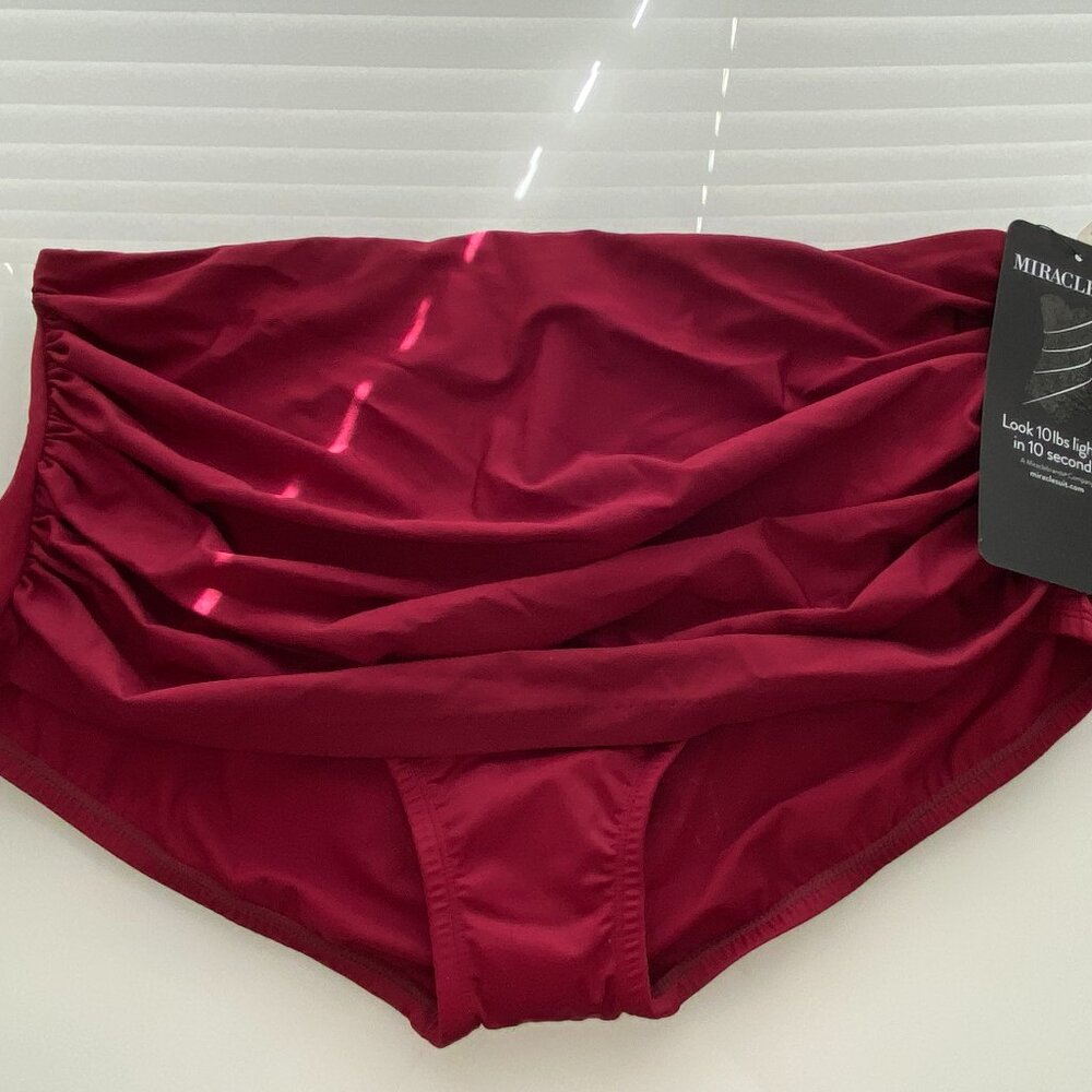 Miraclesuit Women's Pompei Red Norma Jean Swim Bottoms - Size 14 NWT